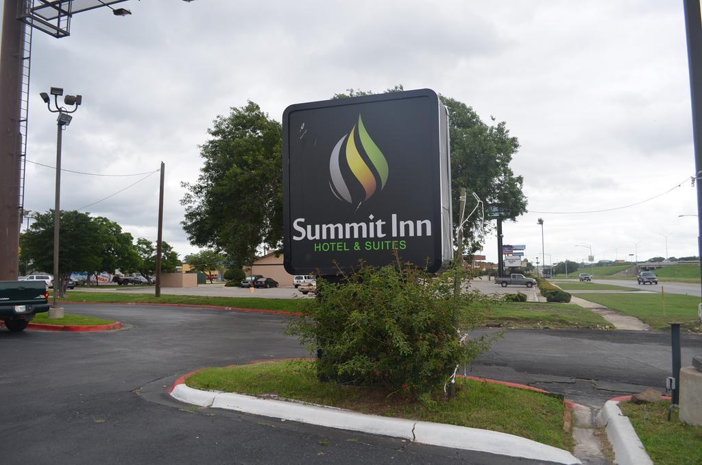 Summit Inn Hotel & Suites San Marcos Buitenkant foto